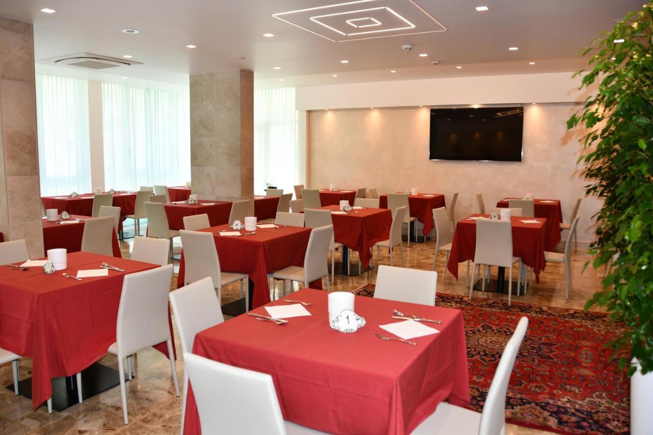 Hotel Playa Бибионе Экстерьер фото